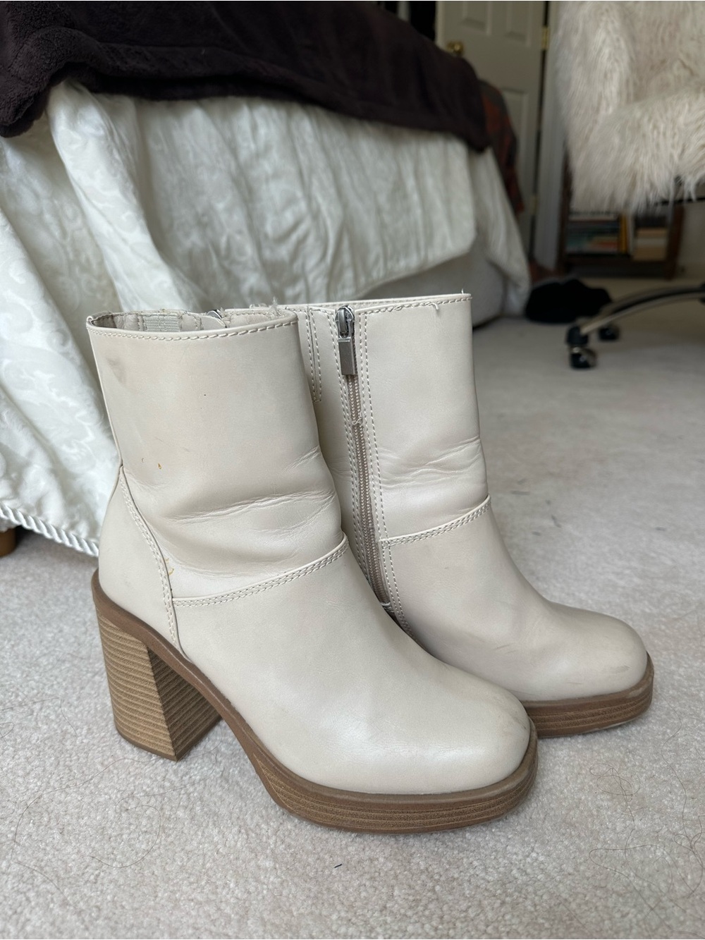 Women’s Cream Block Heel Ankle Boots - Picture 4 of 5